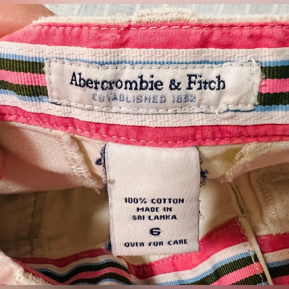 Abercrombie‎ & Fitch Shorts Womens Size 6 Beige Casual Button Fly Flap Pockets